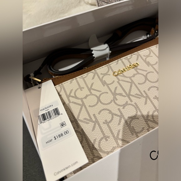 NWT💥Calvin Klein crossbody purse, colour cream/beige - Picture 2 of 4
